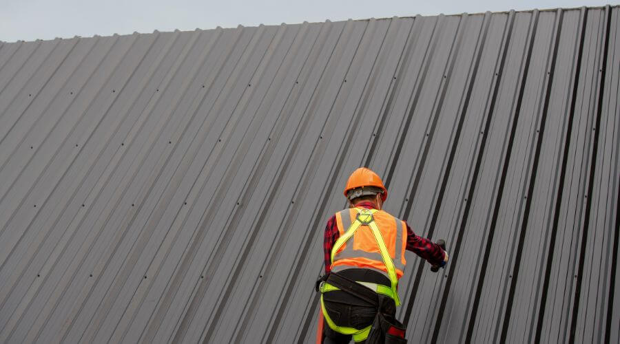 Professional residential roofers in Ophiem, IL